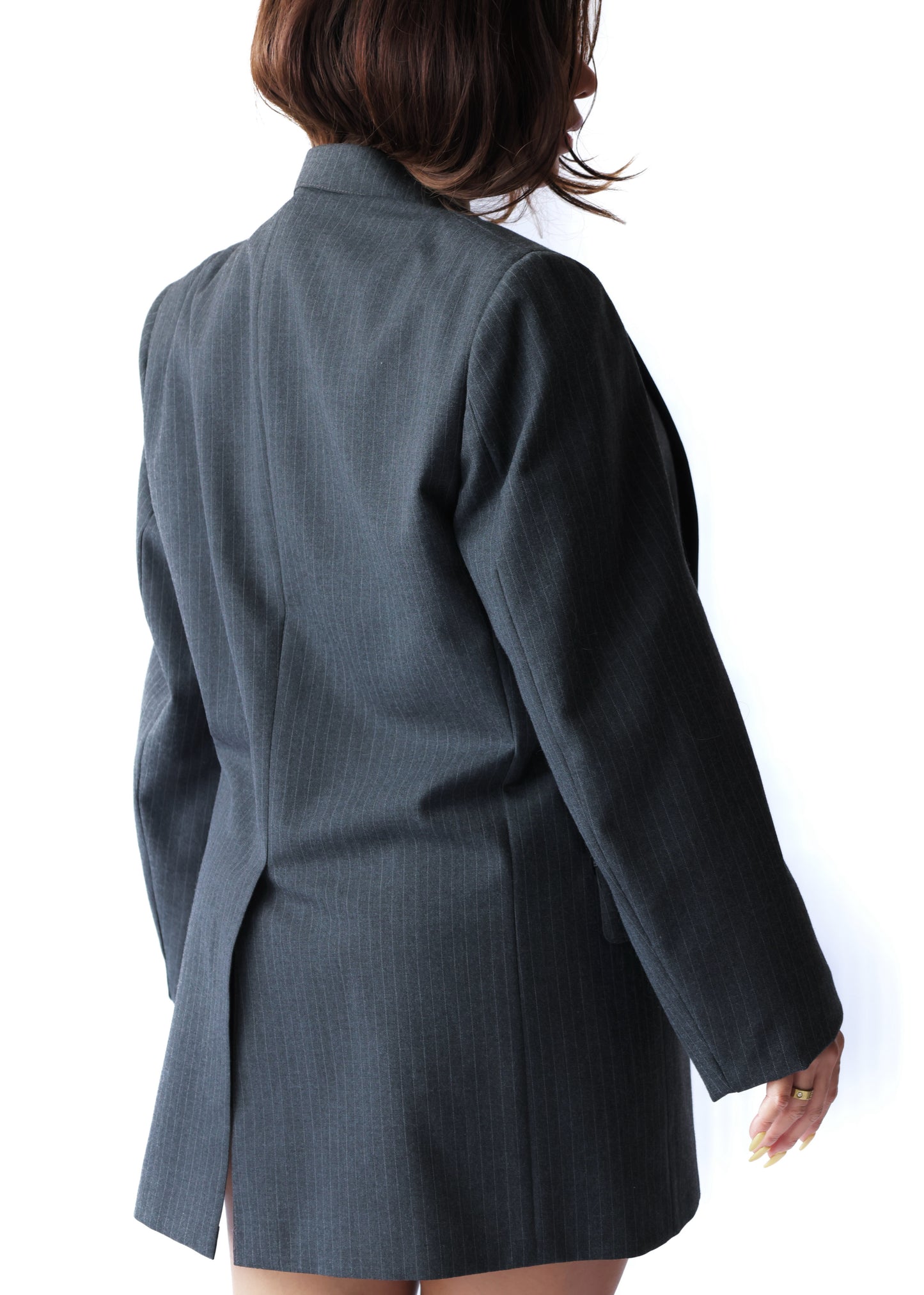 GREY FINE-LINED BLAZER